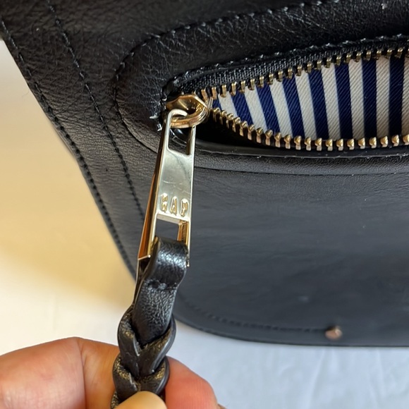 GAP Black leather saddle bag - Picture 4 of 9